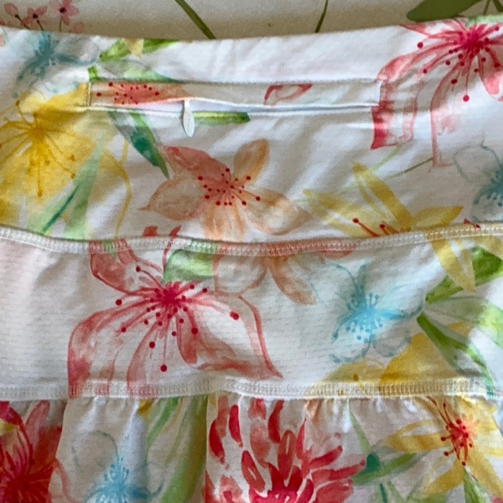 NWOT Gottex Floral Athletic/Casual Skort in White with Coral, Yellow & Green - Picture 5 of 8